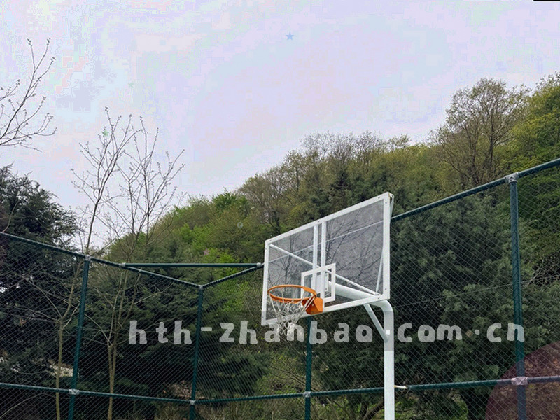 低多边形风格园区建筑与道路的抽象示意